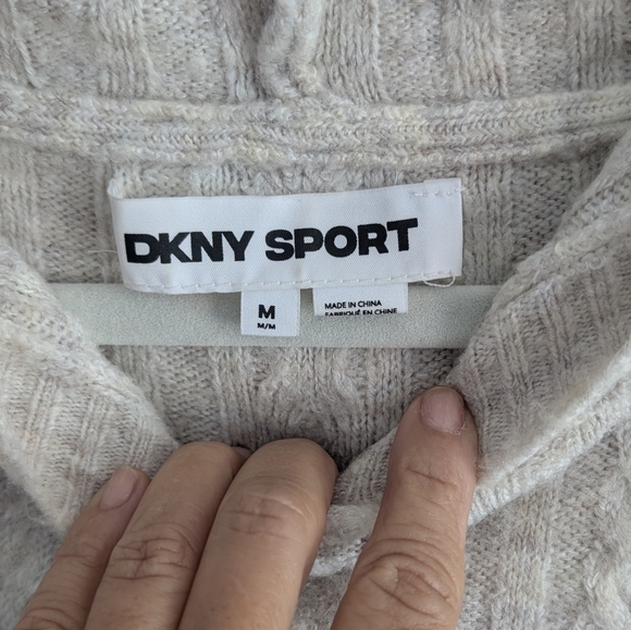 DKNY Cream Cable Knit Hoodie Sweater Medium Cropped Athleisure Oversized - Picture 8 of 16